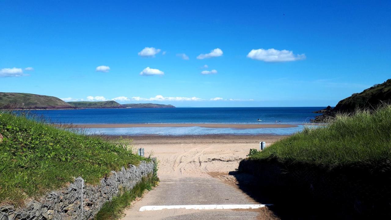 A Beach Holiday In Pembrokeshire ภายนอก รูปภาพ
